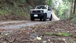 嫁さんがついにJB64ジムニーで林道デビュー!