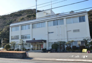 狩猟期間外に禁止区域で猟銃撃ちイノシシ捕獲　鳥獣保護法、銃刀法違反容疑で１０人書類送検