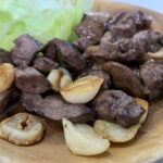 初物はめでたいということで、イノシシのハツ(心臓)とかけて頂きました。