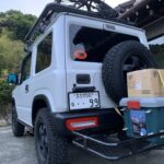 JB64ジムニーにヒッチカーゴをつけ、荷物を乗せていたらパトカーに…