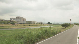 高松市の河川敷にイノシシ出没　79歳男性が自力で取り押さえるも頭や腹などをかまれけが